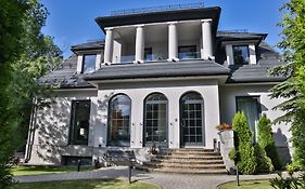 Villa 33